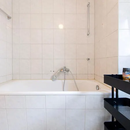Workers Apartment in Emmerich - 3 Bedrooms - 6 Beds *