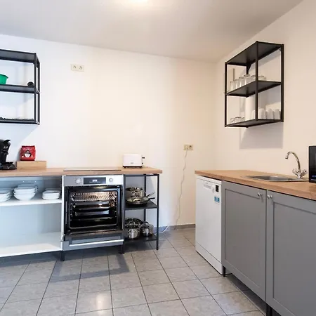 Apartment Workers Apartment in Emmerich - 3 Bedrooms - 6 Beds