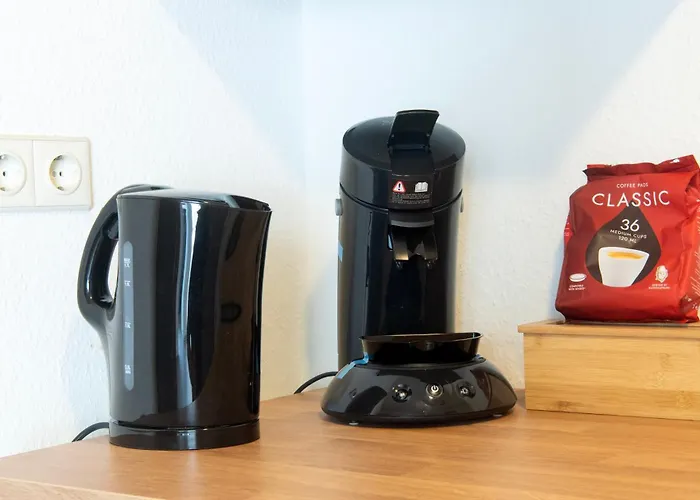 & Work - 6 Single Beds - * Emmerich